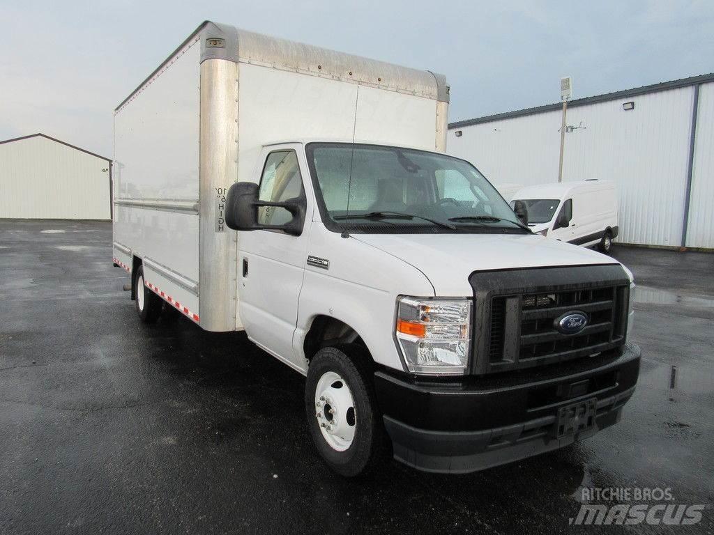 Ford E-350 Skåpbilar