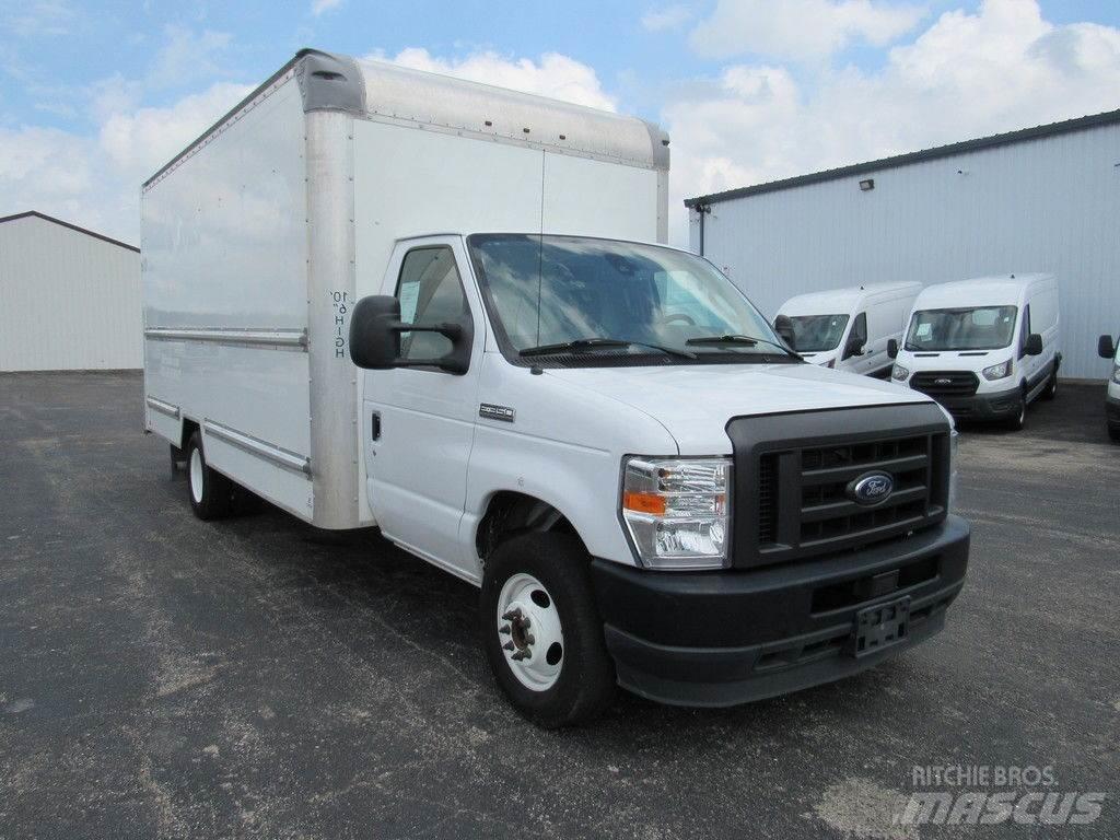 Ford E-350 Skåpbilar