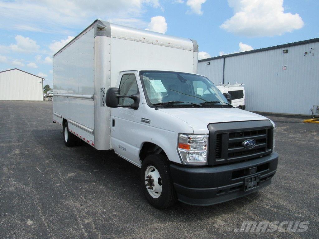 Ford E-350 Skåpbilar