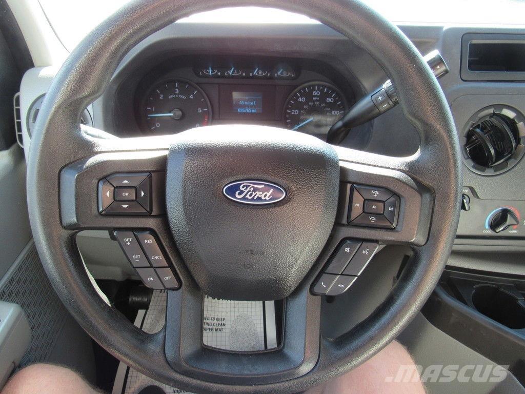 Ford E-450 Skåpbilar