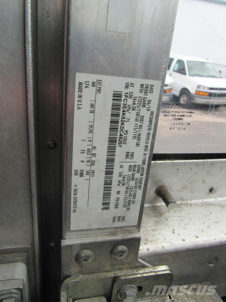 Ford E-450 Skåpbilar