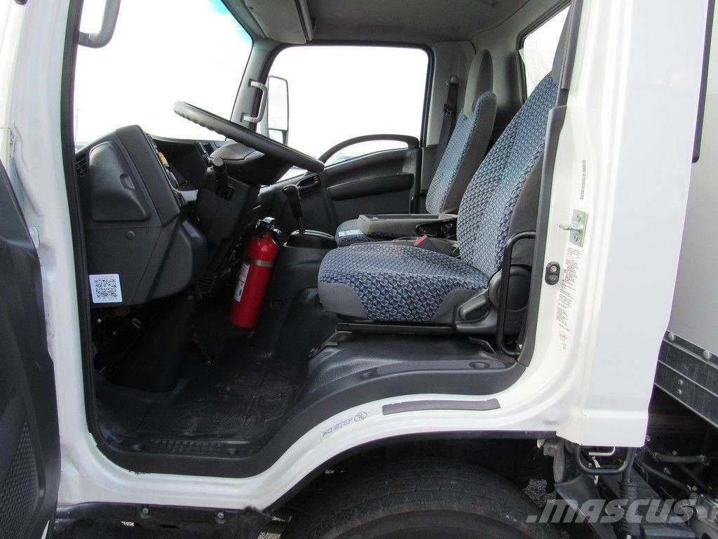 Isuzu NPR XD Skåpbilar
