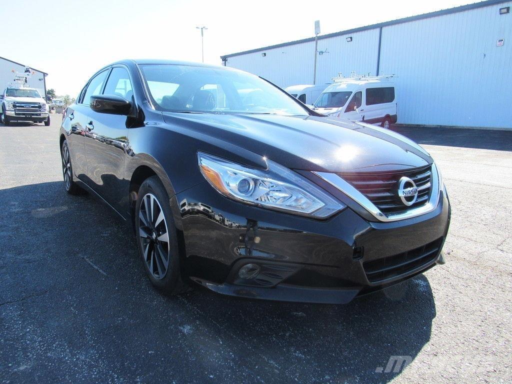 Nissan Altima Personbilar