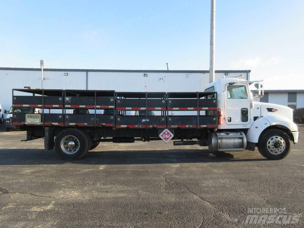 Peterbilt 335 Flakbilar