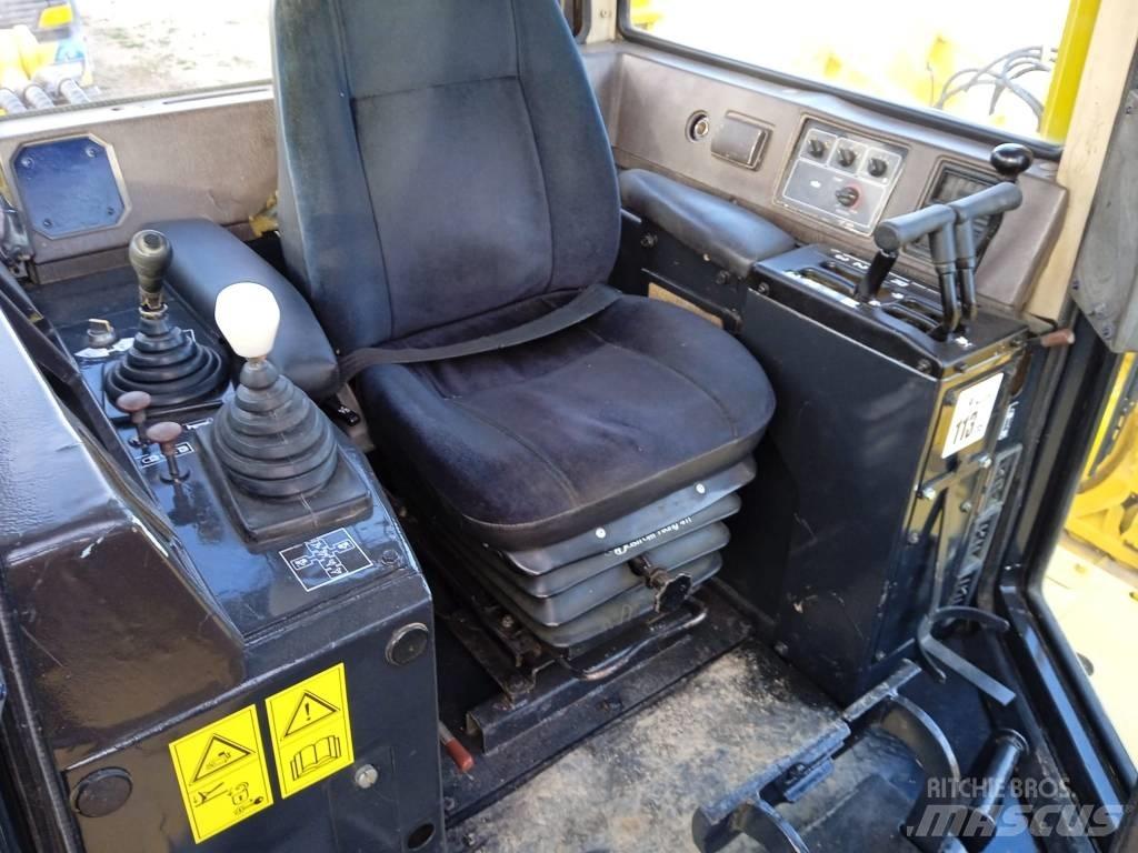 Komatsu D 155 AX-3 Bandschaktare