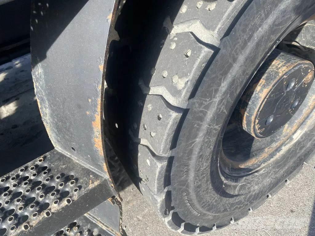 CAT M318F Hjulgrävare