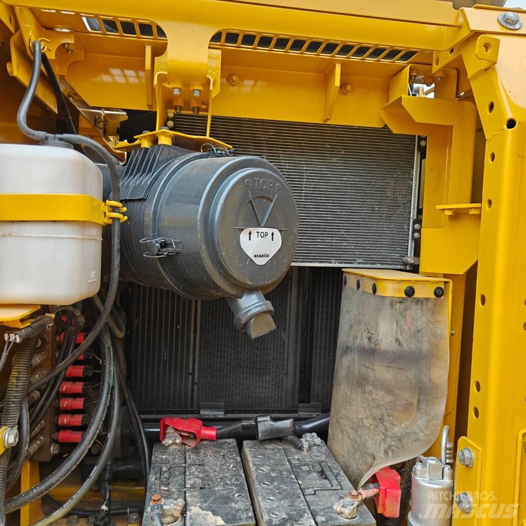 Komatsu 130-7 Bandgrävare