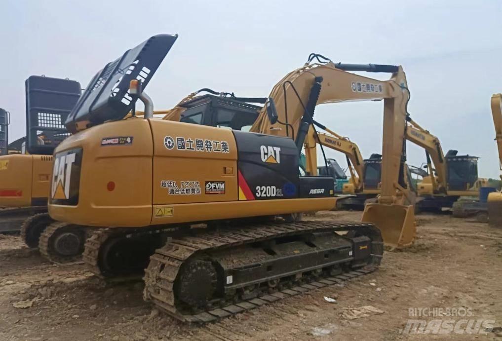 CAT 320 D2L Bandgrävare