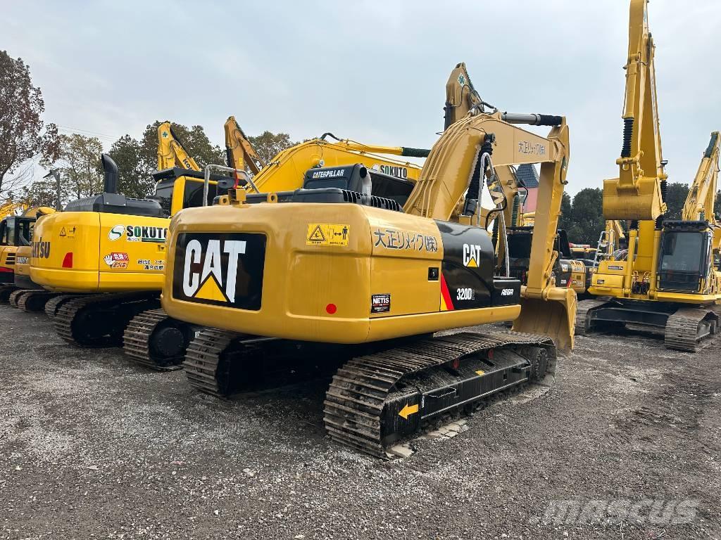 CAT 320 D2 Bandgrävare