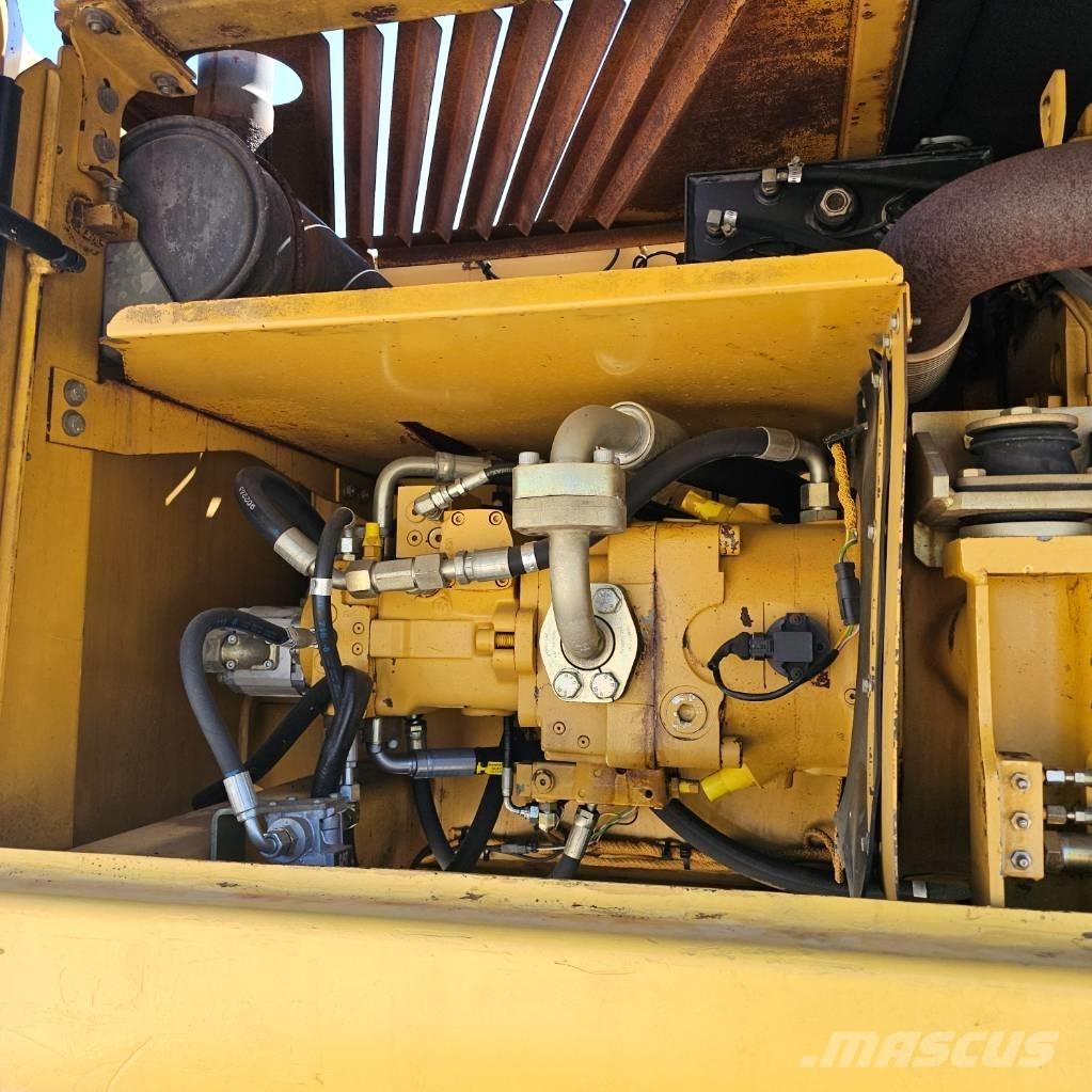 CAT 322 C Hjulgrävare