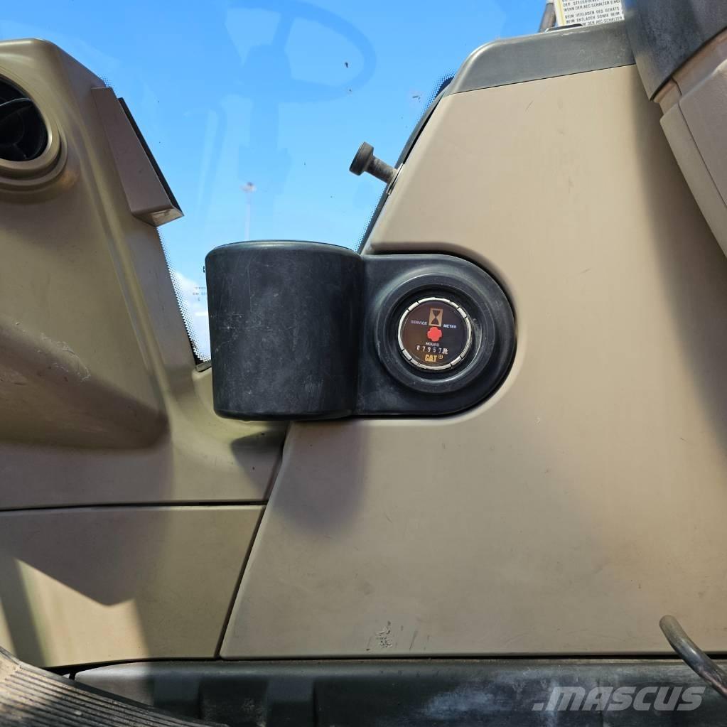 CAT 322 C Hjulgrävare