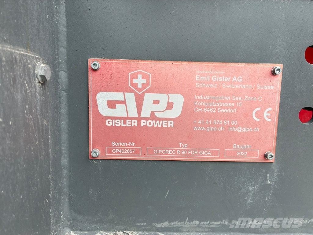 GIPO P090 GIGA Mobila krossar