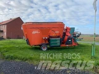 Kuhn Typ 2070 Fullfodervagnar
