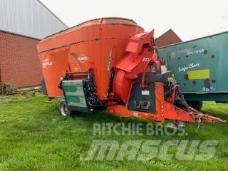 Kuhn Typ 2070 Fullfodervagnar