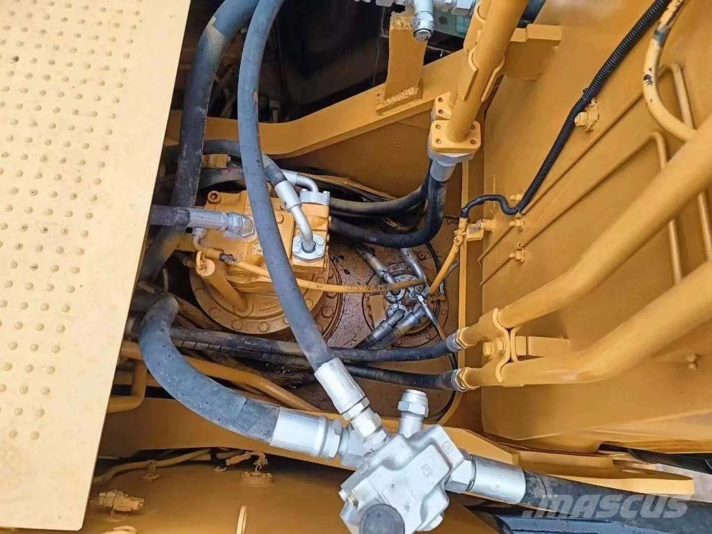 CAT 330 D Bandgrävare