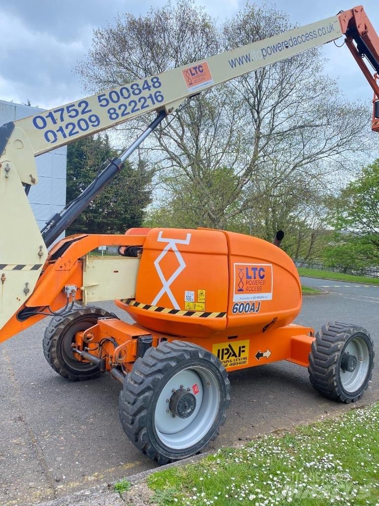 JLG 600 AJ Bomliftar