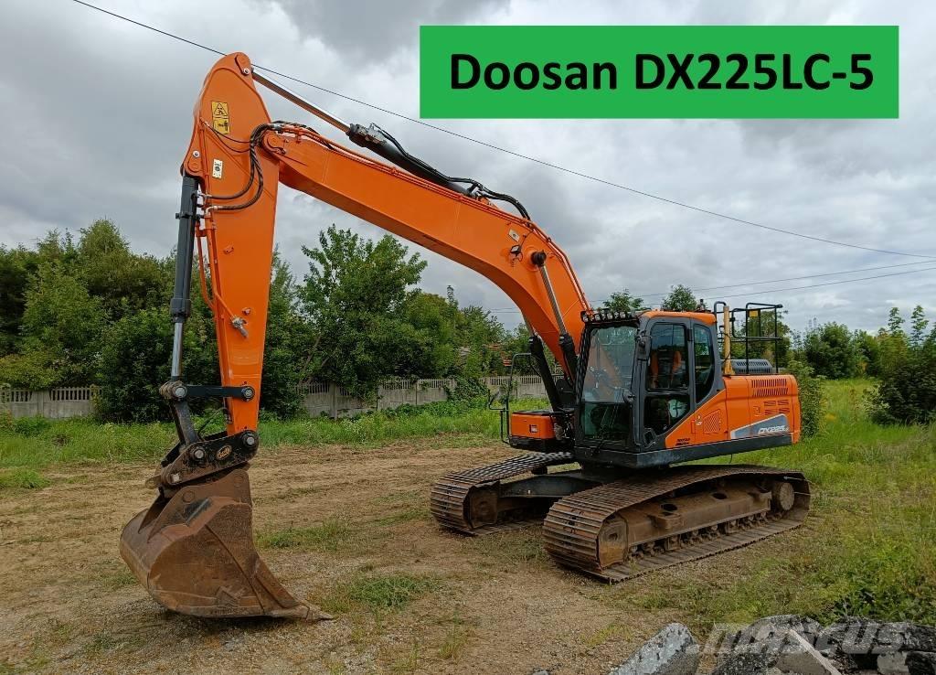 Doosan DX 225 LC-5 Bandgrävare