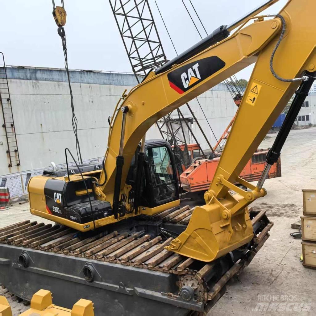 CAT 320 D Amfibiska grävmaskiner