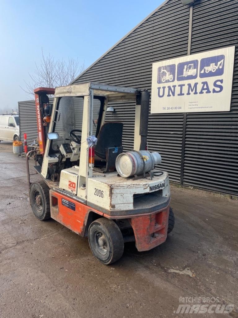 Nissan FG20 Gasolmotviktstruckar