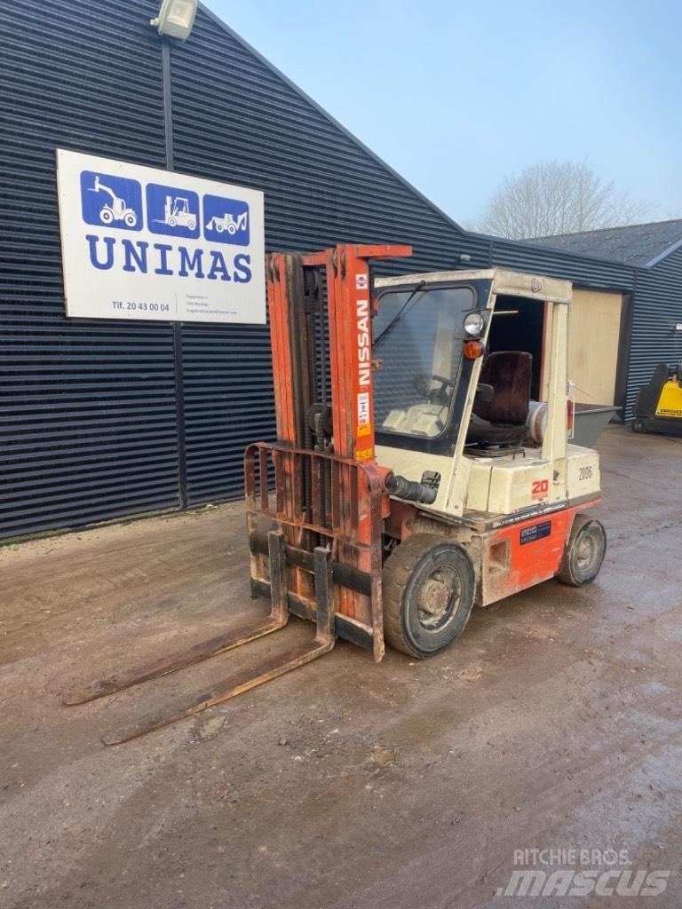 Nissan FG20 Gasolmotviktstruckar