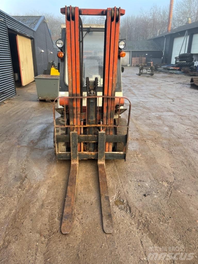 Nissan FG20 Gasolmotviktstruckar