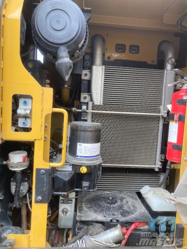 CAT 313 F L Bandgrävare
