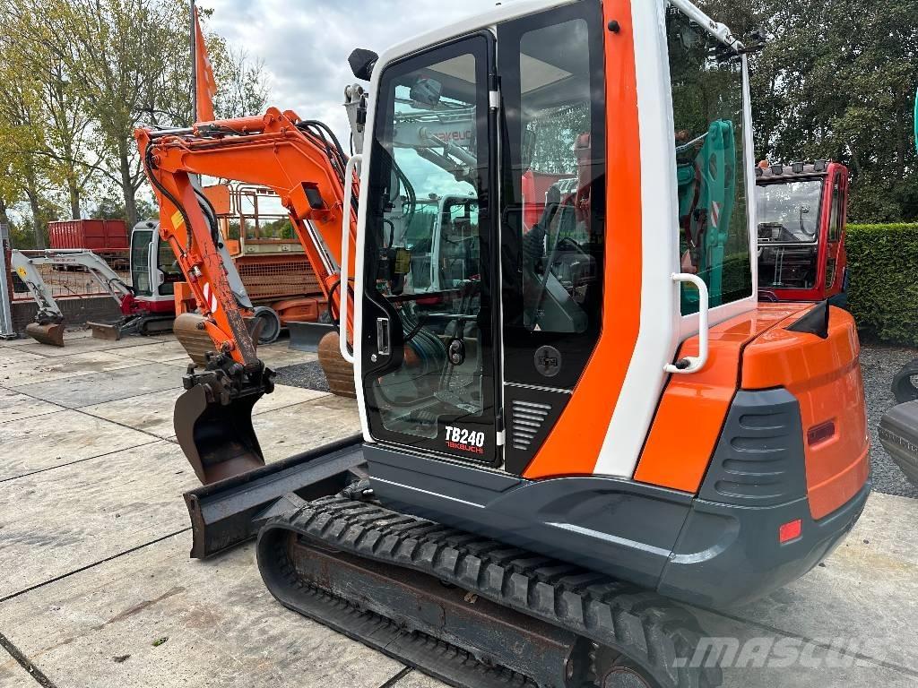 Takeuchi TB 235 CR Minigrävare < 7t