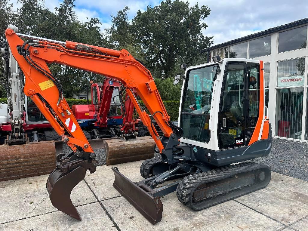 Takeuchi TB 235 CR Minigrävare < 7t