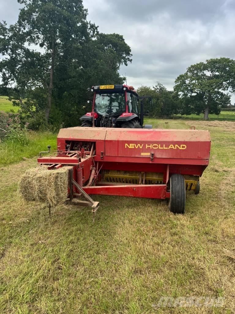 New Holland 378 Fyrkantspressar