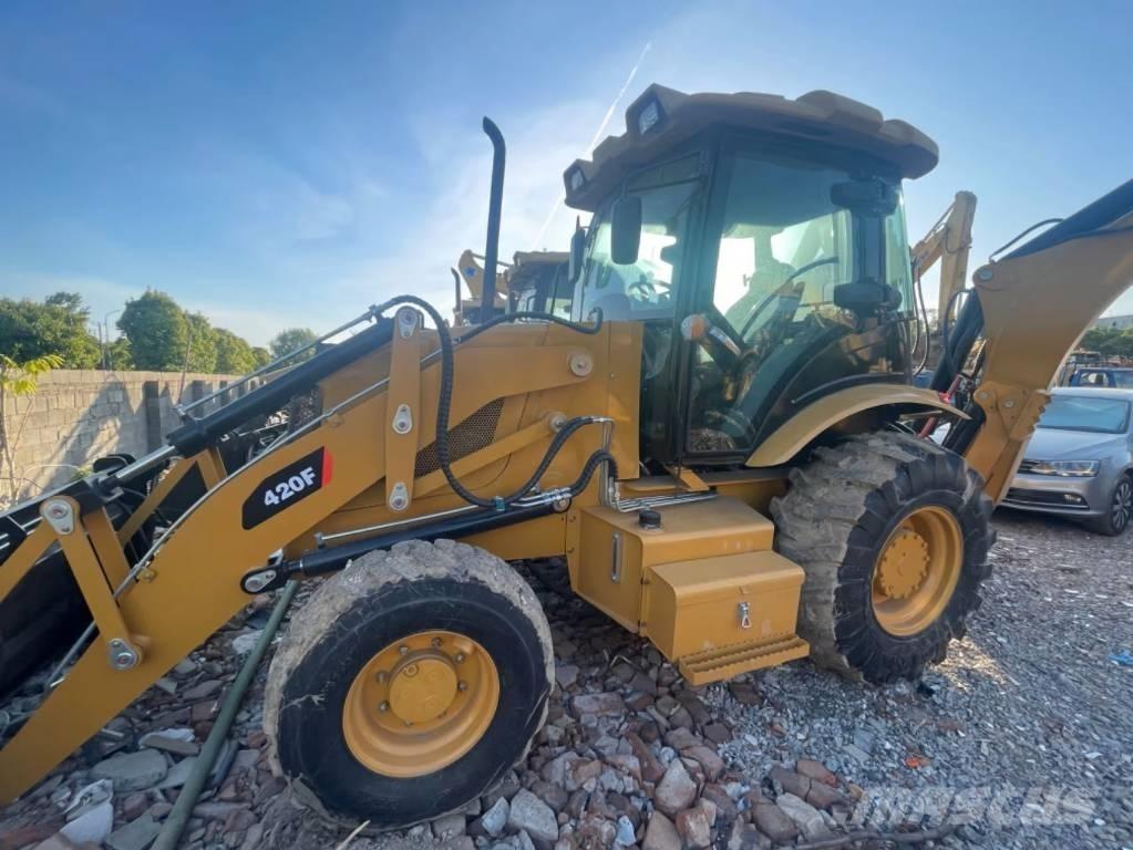 CAT 420F Grävlastare