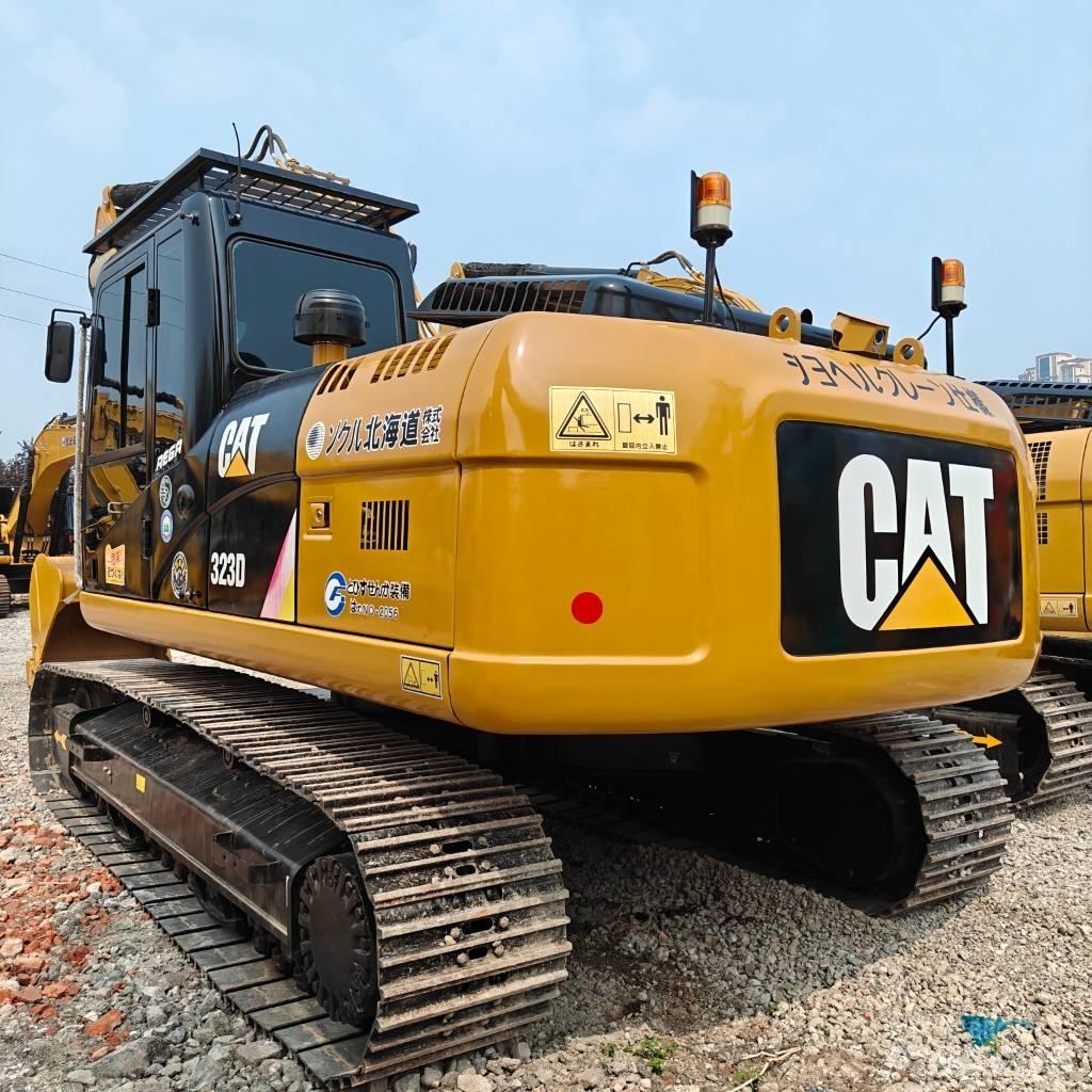 CAT 323D Bandgrävare