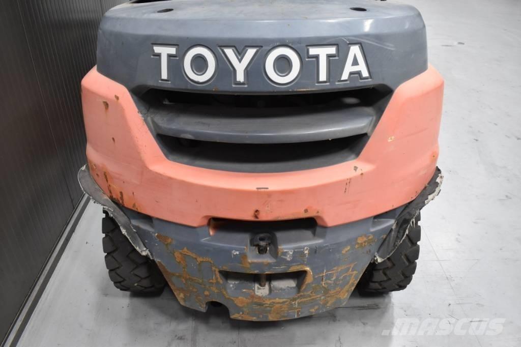 Toyota 40-8FD35N Dieselmotviktstruckar