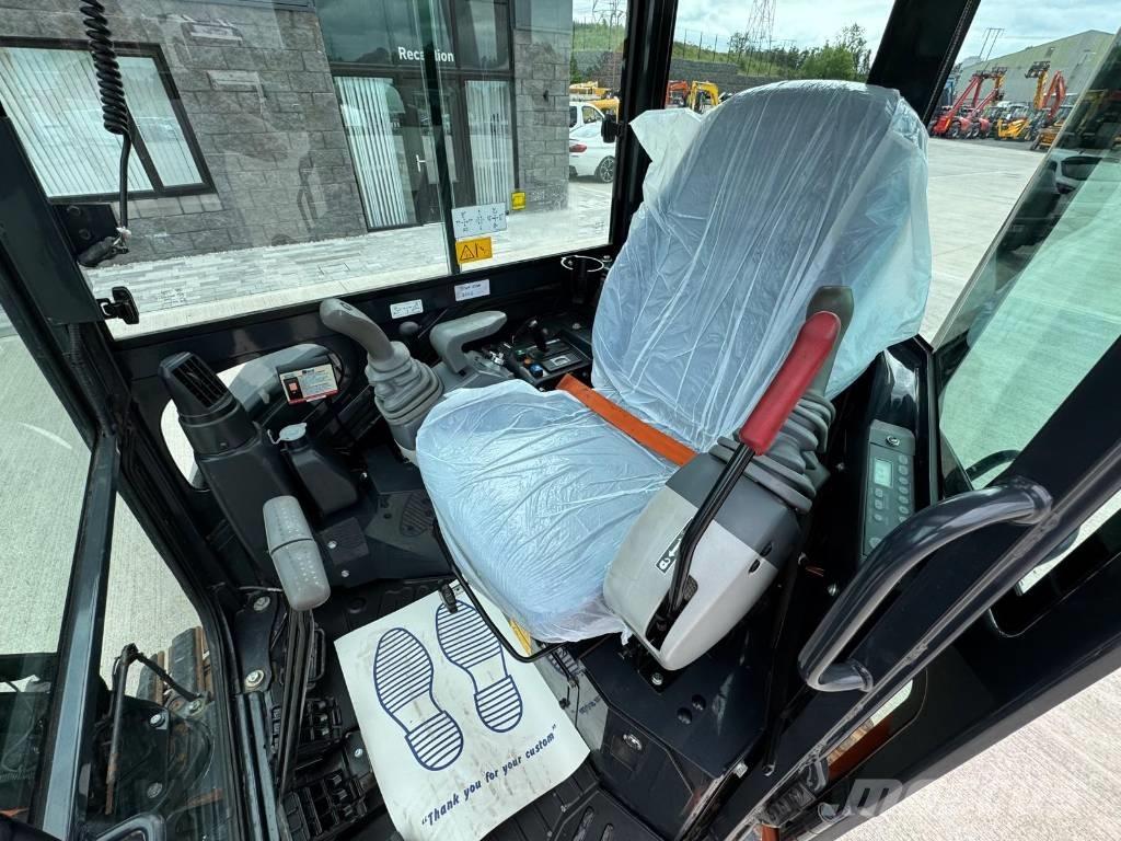 Hitachi ZX 26 U-6CLR Minigrävare < 7t