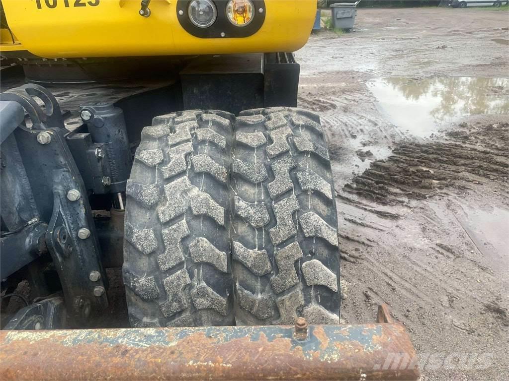 Komatsu PW148-10 Hjulgrävare
