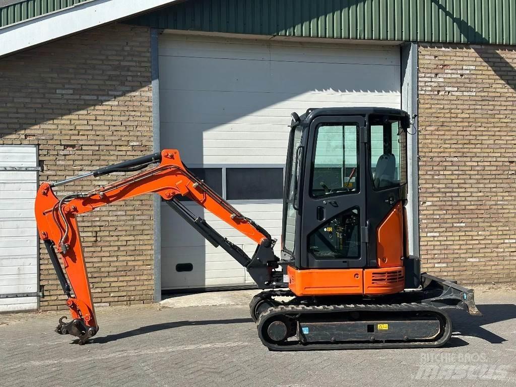 Hitachi ZX26U-6CR Minigrävare < 7t