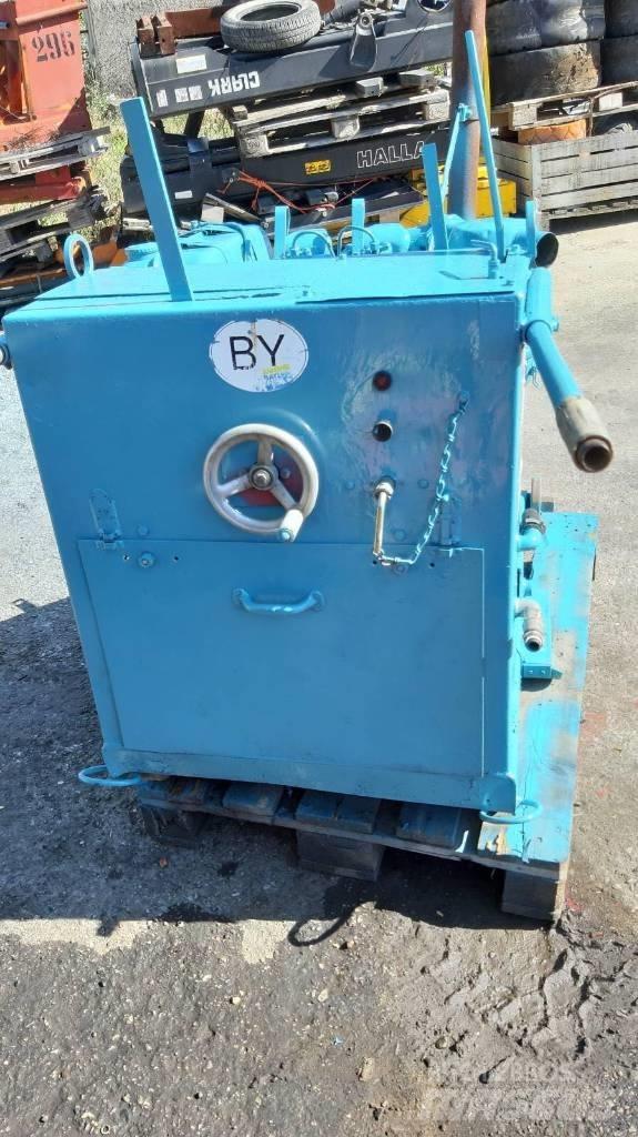 Hanix 32 HP Entreprenad - Övrigt