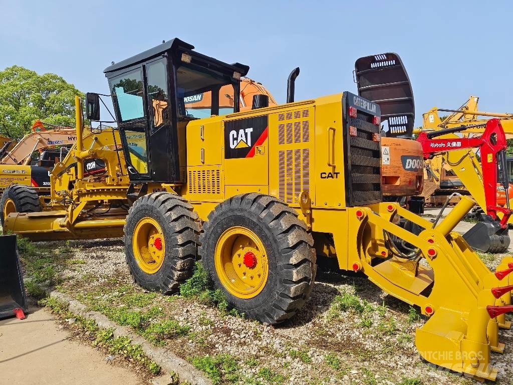 CAT 120 H Väghyvlar