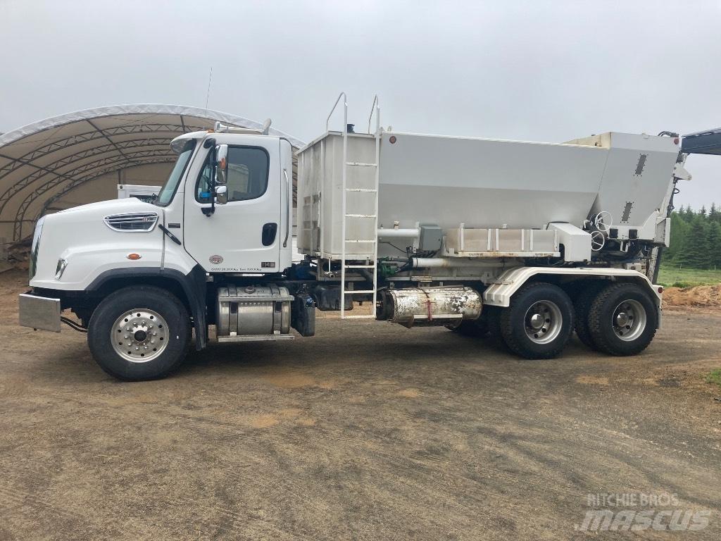 Freightliner SD 114 Cementbil