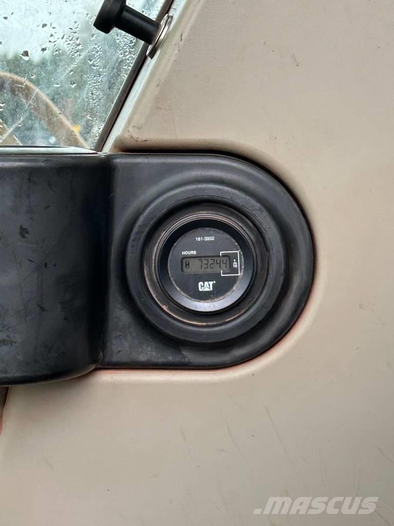 CAT 325 C LN Bandgrävare