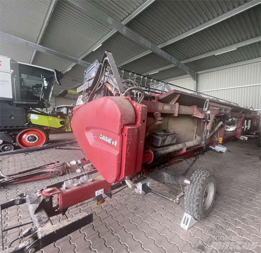 Case IH 8250 ASF Skördetröskor