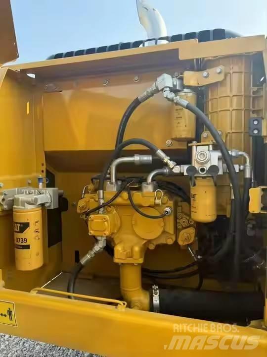 CAT CAT323D2L Midigrävmaskiner 7t - 12t