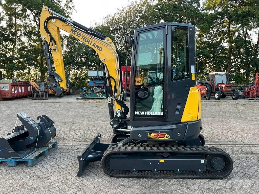 New Holland E 35 D Minigrävare < 7t
