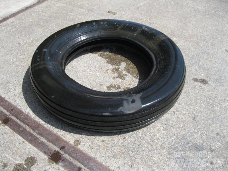 Pirelli 6.00-16 band Däck, hjul och fälgar