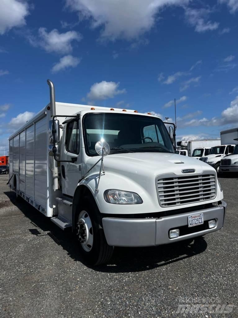 Freightliner M2 106 Lastbilar för dryckesleveranser