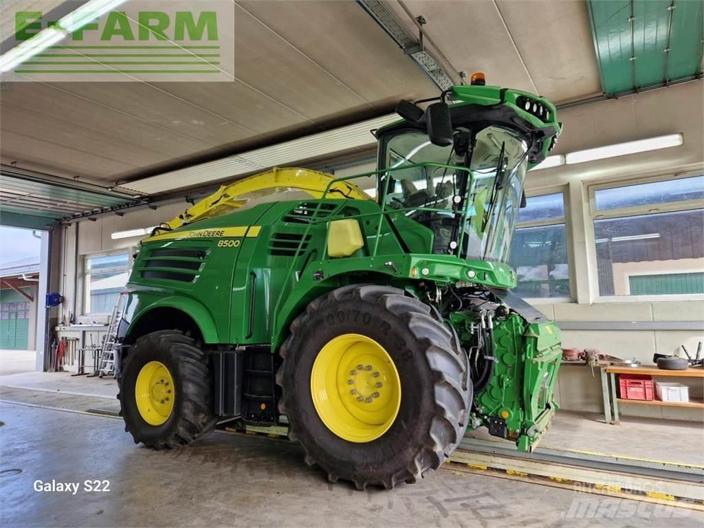 John Deere 8500 Självgående fälthackar