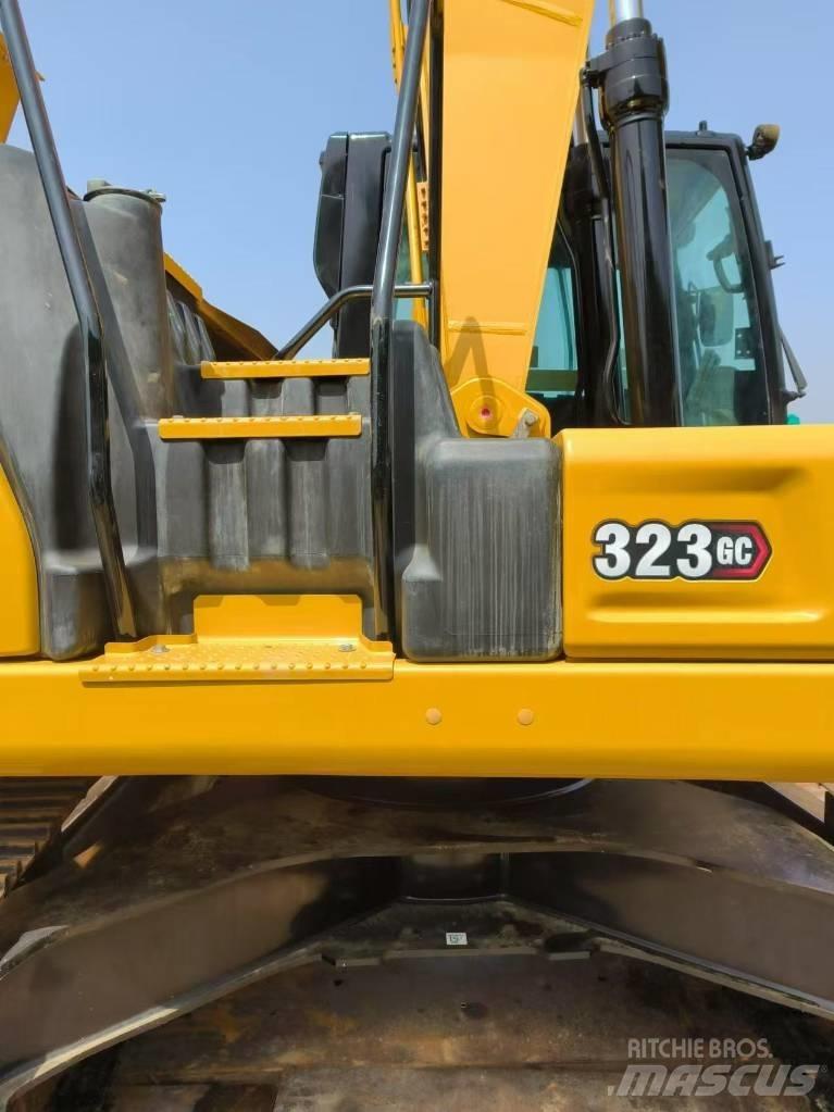 CAT 323 GC Bandgrävare