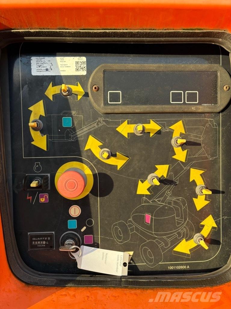 JLG 800 AJ Bomliftar