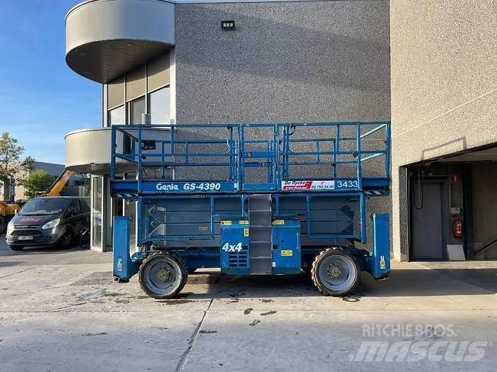 Genie GS4390RT Saxliftar