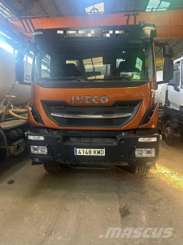 Iveco Hormigonera Lastbilar med betongpump