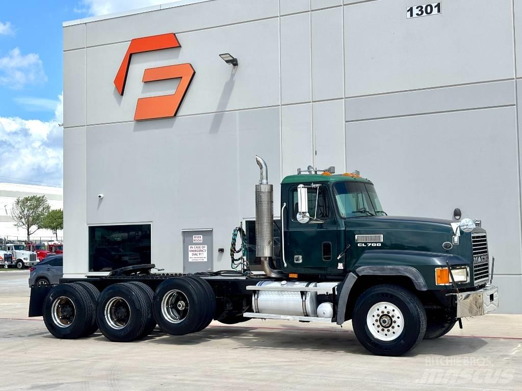 Mack CL 713 Dragbilar